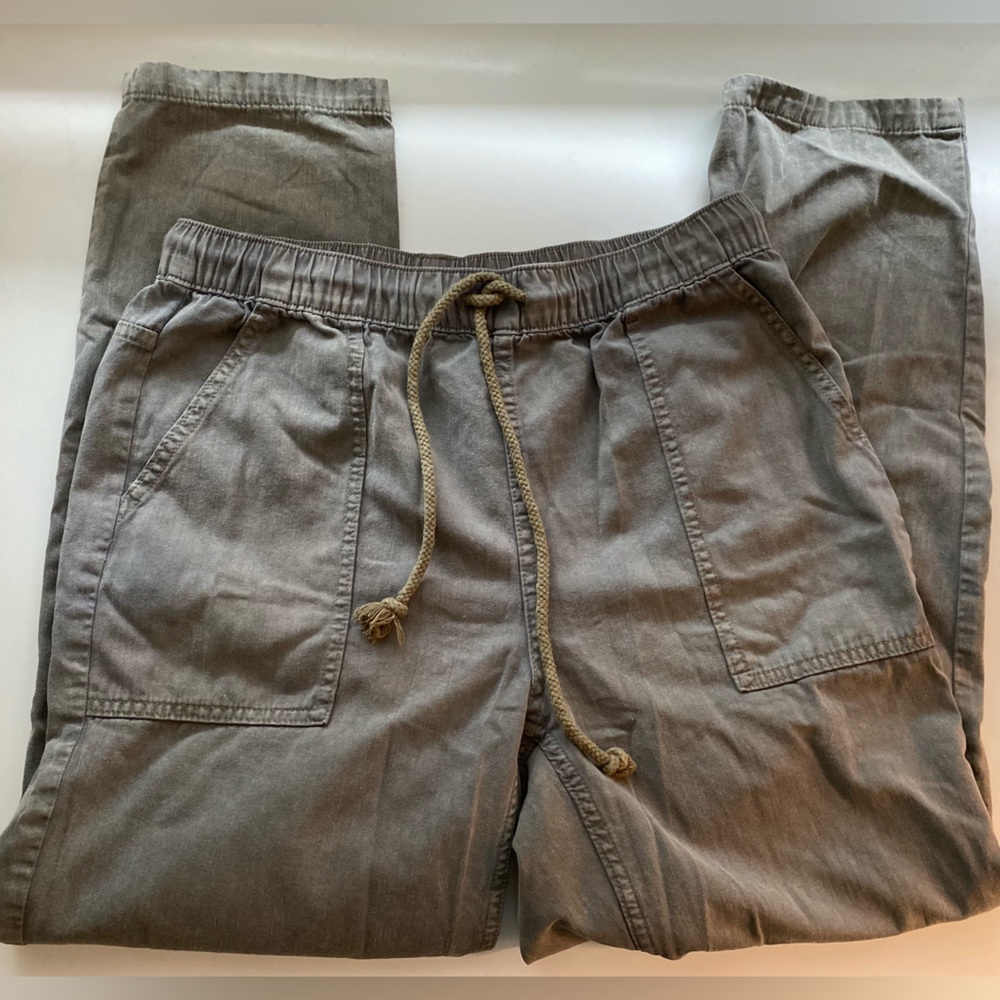 Arie canvas relaxed fit pant. Size medium. Like new.